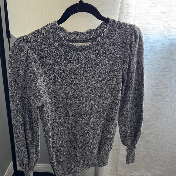 LOFT Sweaters - LOFT Heathered Gray Crewneck Sweater